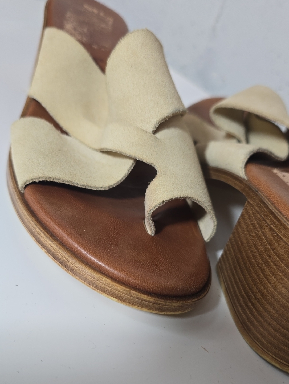 Mila Paoli Creme Leather Suede Strap Sandals Block Heel Sz 8